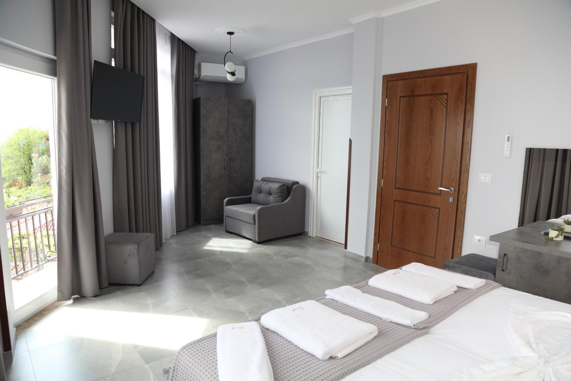--Hotel Deal-- Rooms With Castle View กรูเยอ ภายนอก รูปภาพ