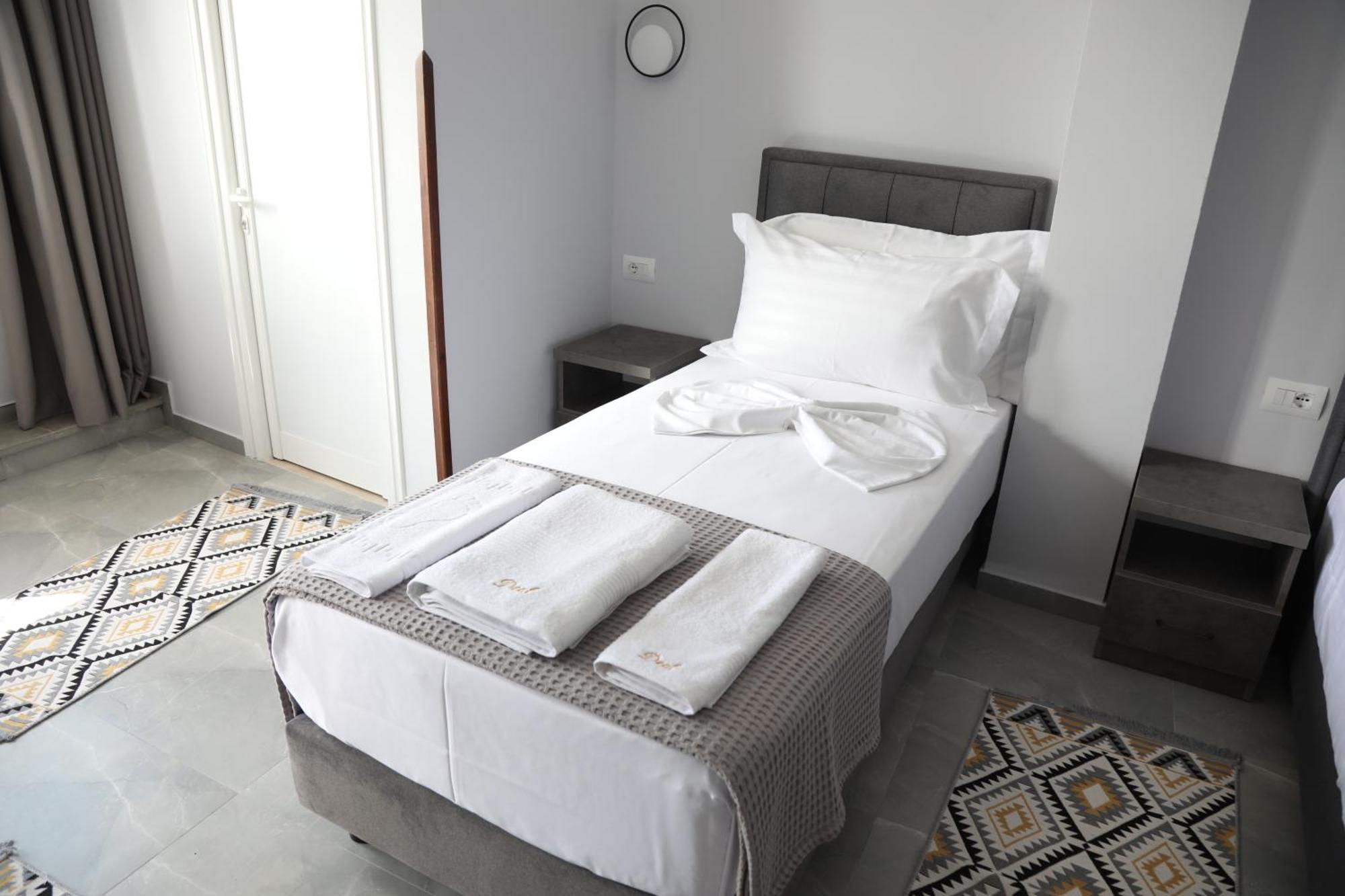 --Hotel Deal-- Rooms With Castle View กรูเยอ ภายนอก รูปภาพ
