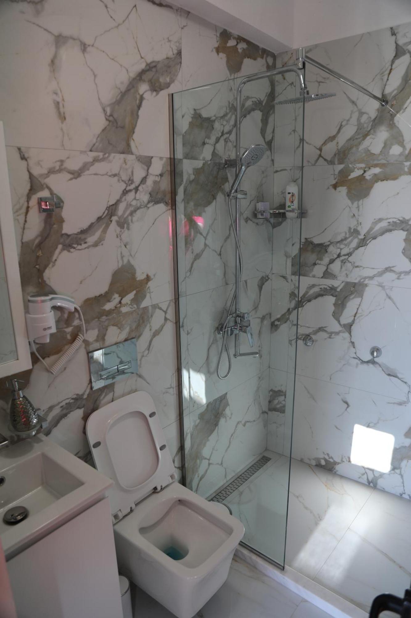 --Hotel Deal-- Rooms With Castle View กรูเยอ ห้อง รูปภาพ