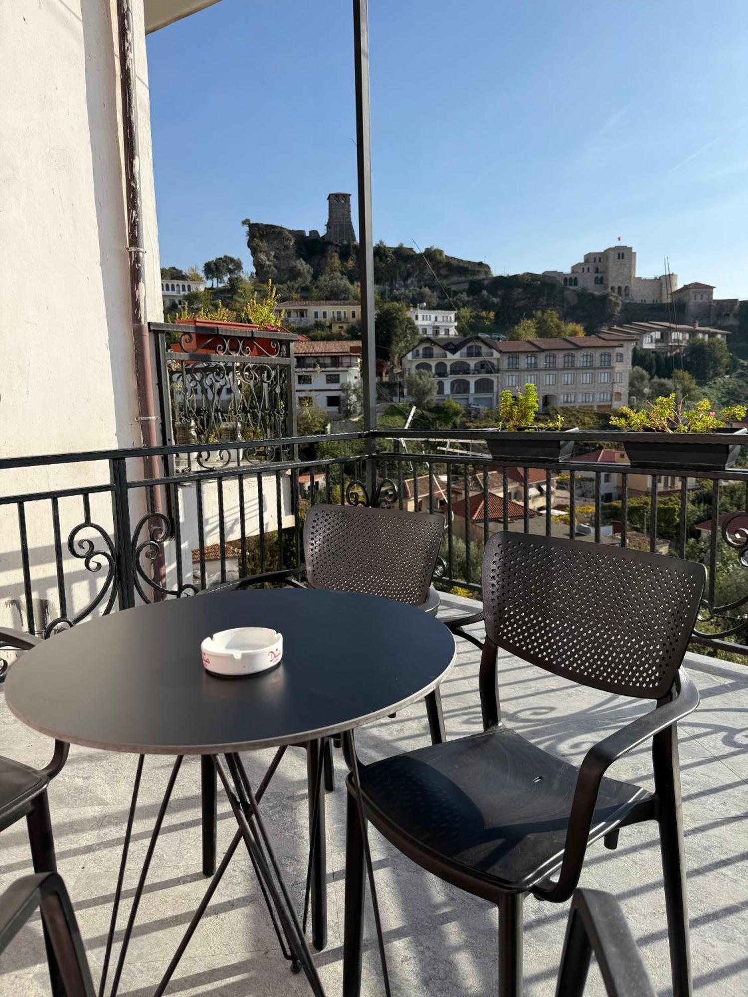 --Hotel Deal-- Rooms With Castle View กรูเยอ ภายนอก รูปภาพ