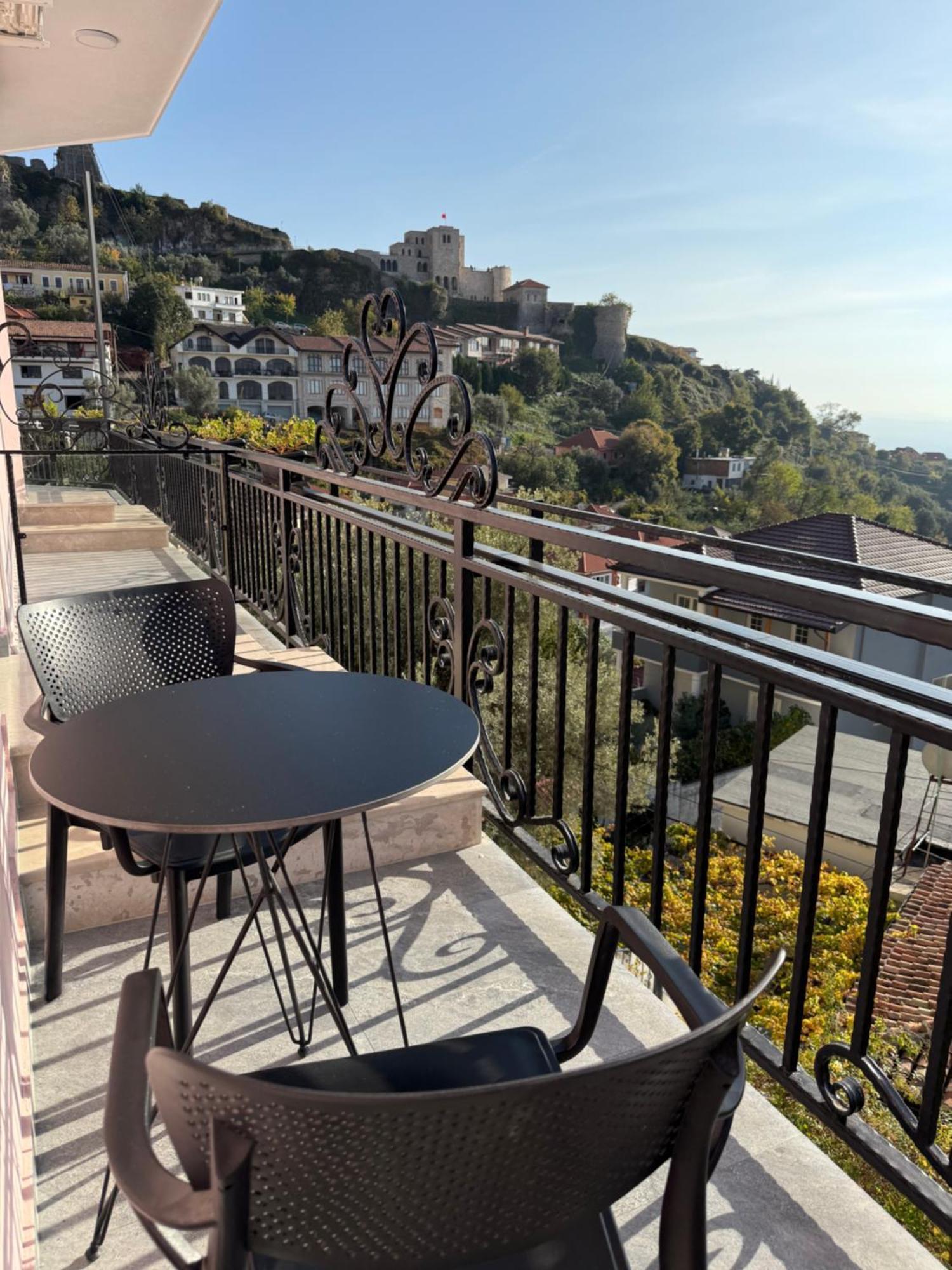 --Hotel Deal-- Rooms With Castle View กรูเยอ ภายนอก รูปภาพ