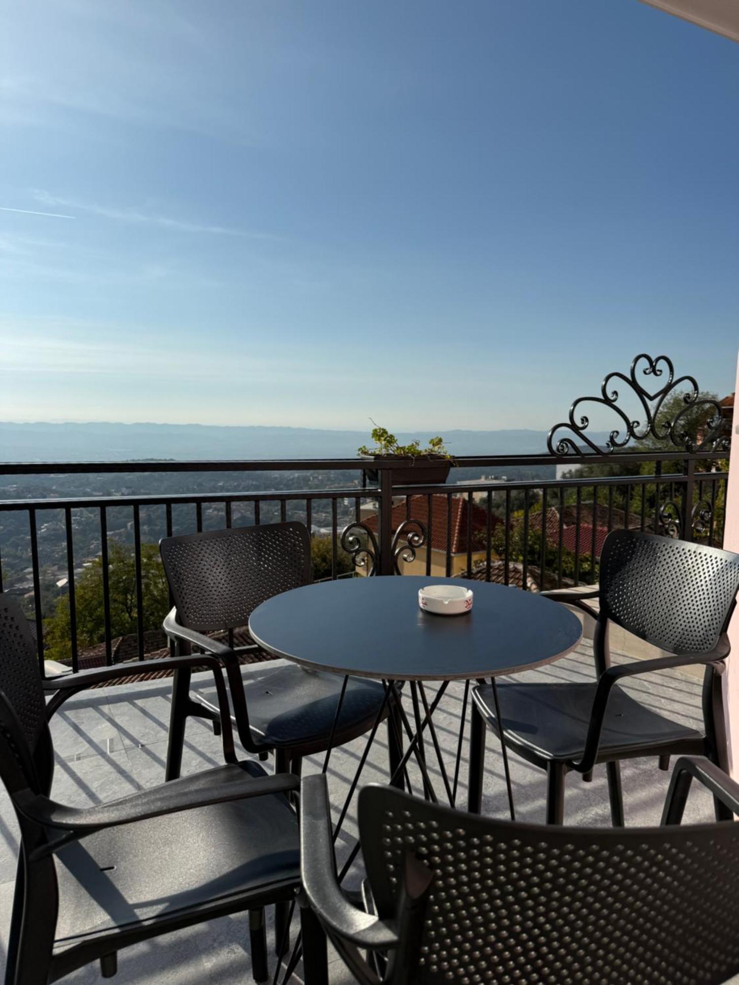 --Hotel Deal-- Rooms With Castle View กรูเยอ ภายนอก รูปภาพ