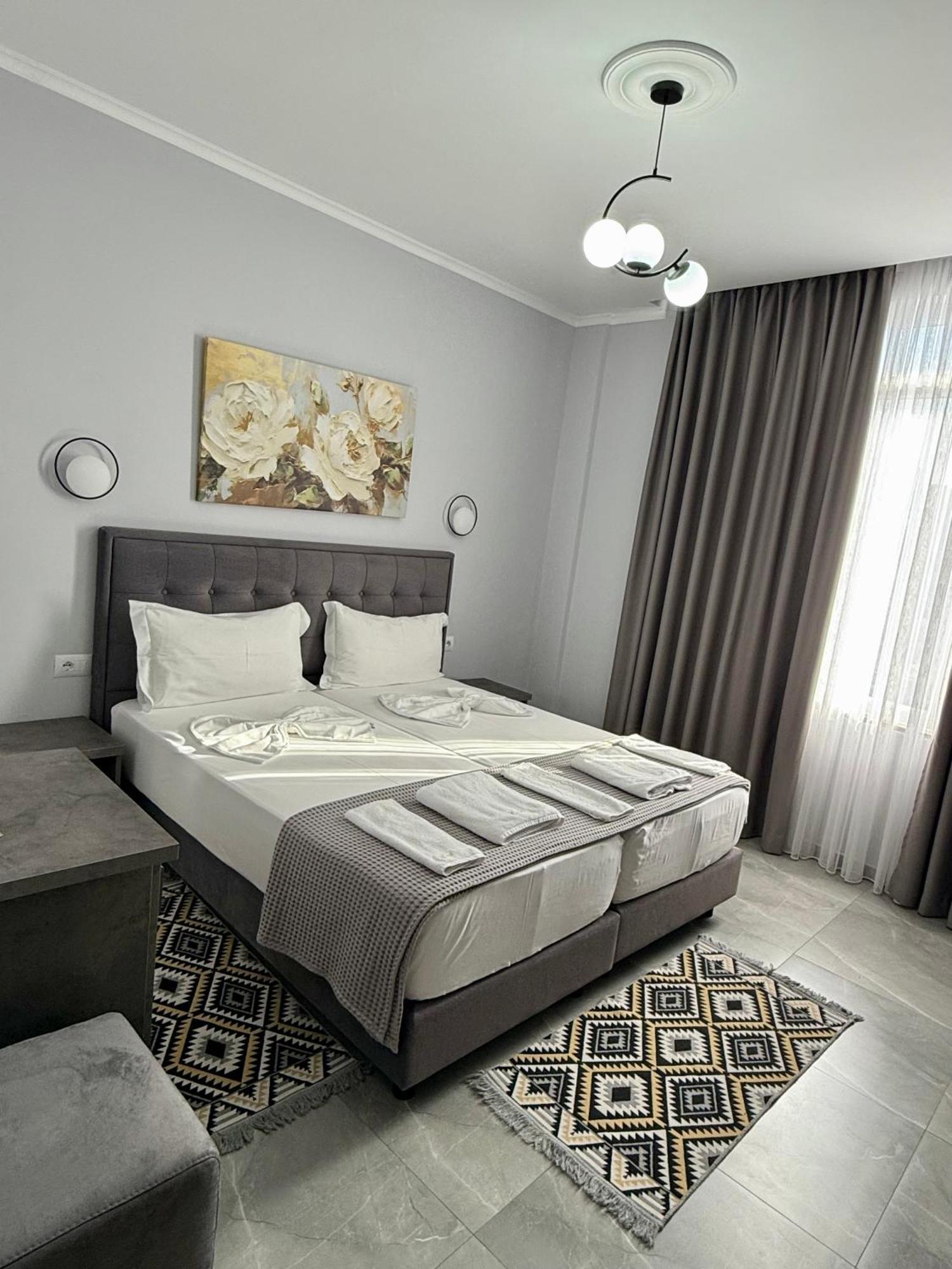 --Hotel Deal-- Rooms With Castle View กรูเยอ ภายนอก รูปภาพ